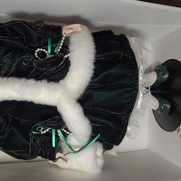 Victorian Collection 1994 Genuine Porcelain Doll by Melissa Jane Limited - Picture 4 of 4